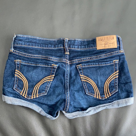 Hollister Dark Wash Short Shorts - Picture 3 of 3